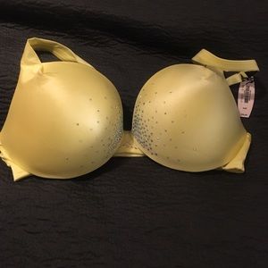 New with tags! Victoria’s Secret Rhinestone Bra